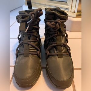 Nike TAJUN high rise woman’s boots. BRAND NEW WITH BOX.